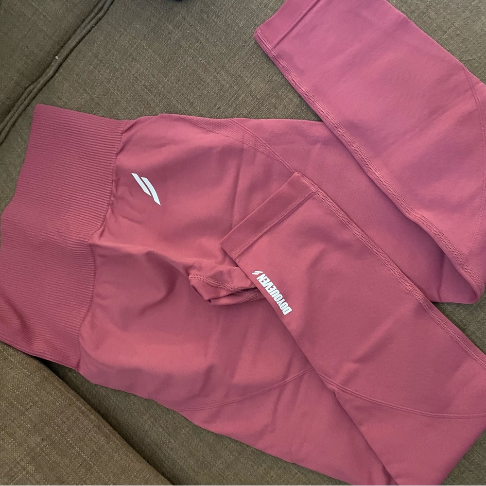 Pink leggings